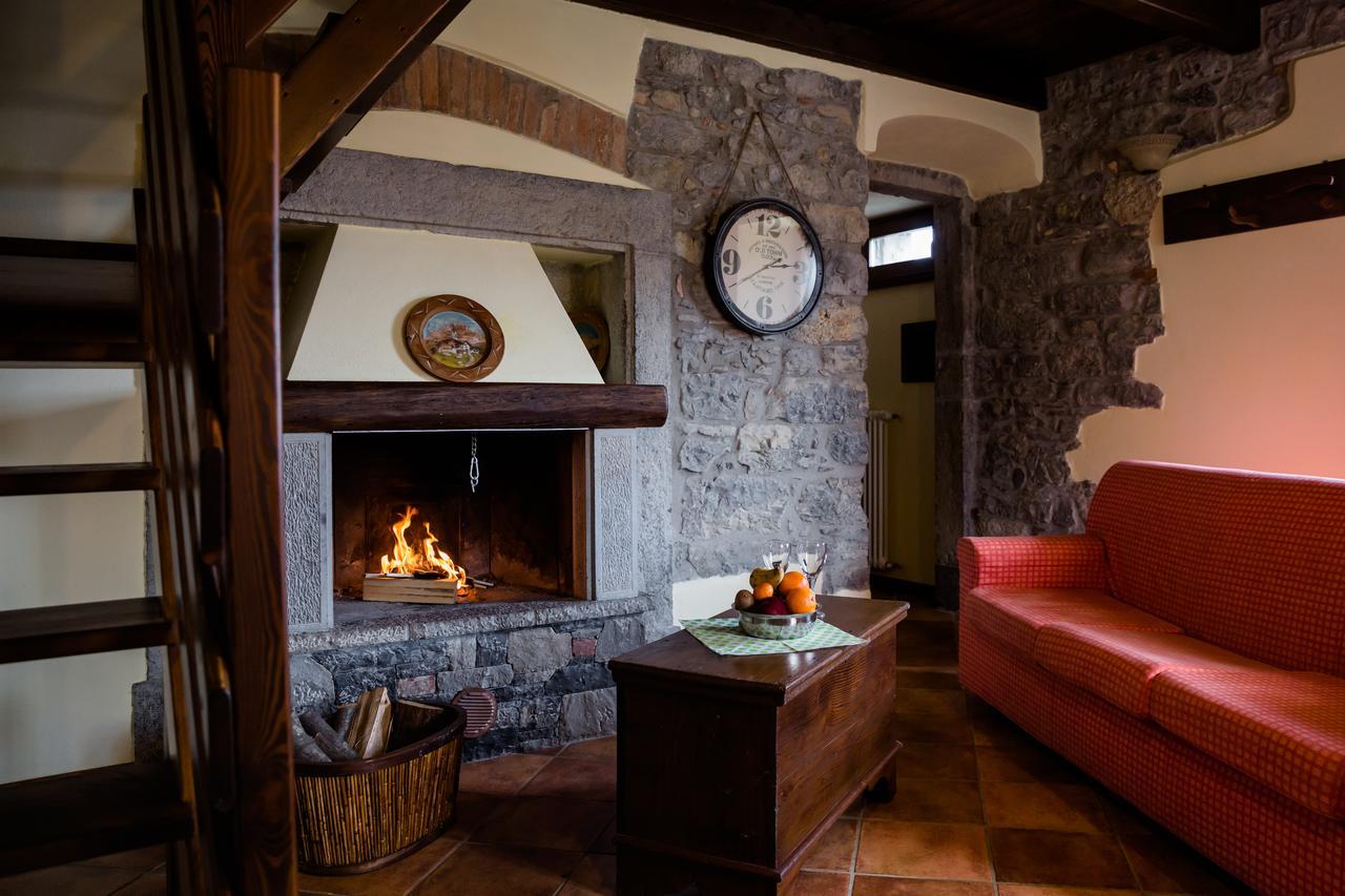 Ca' Baetti L'Antico Borgo Bed & Breakfast Roncola Exterior photo